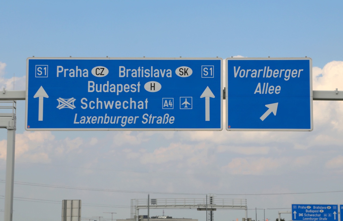 European highway signs